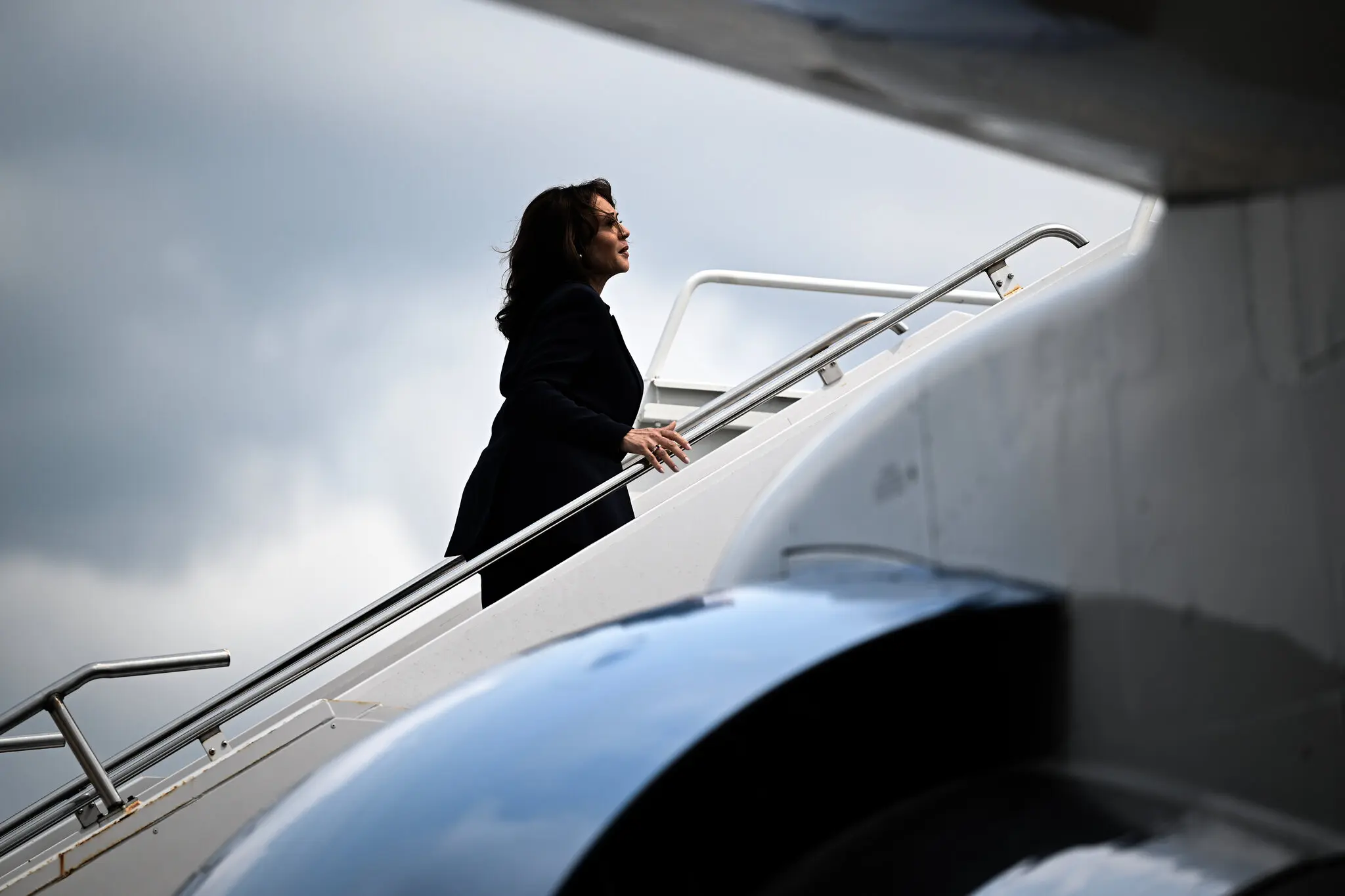 Гарріс стикається з партійними розбіжностями, обираючи собі напарника на виборах